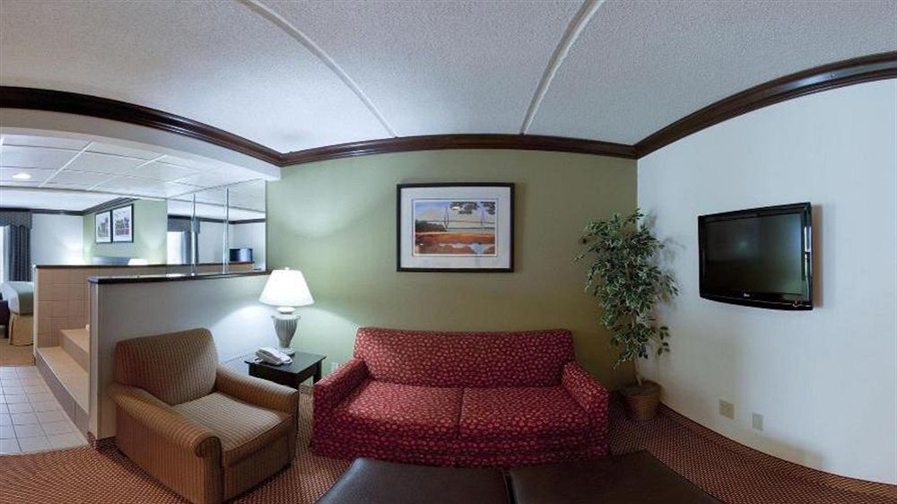 Holiday Inn Express Hotel & Suites Charleston-Ashley Phosphate By Ihg North Charleston Exterior foto