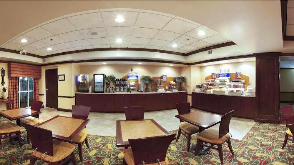 Holiday Inn Express Hotel & Suites Charleston-Ashley Phosphate By Ihg North Charleston Exterior foto